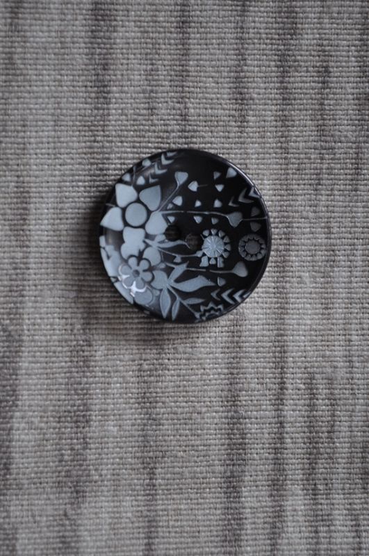 Knopf White Flower schwarz