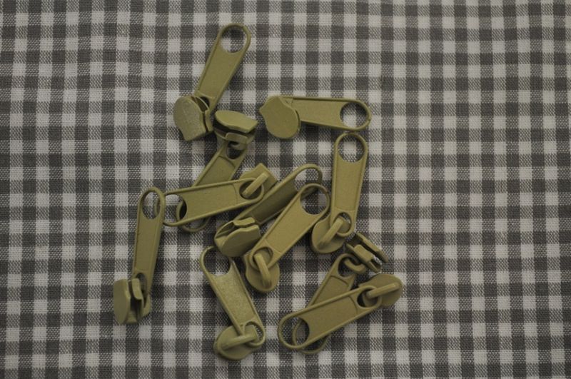 Schieber/Zipper 3 mm Reißverschluss hell olive