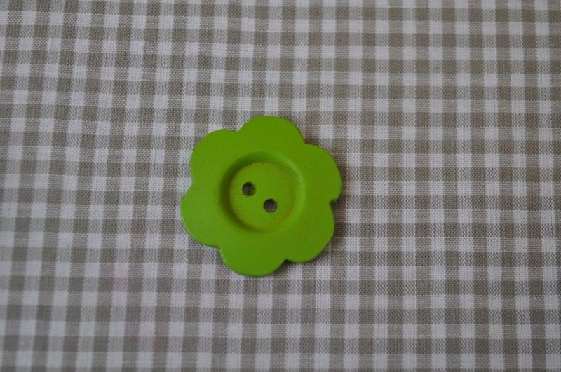 Knopf 30mm Holz Blume Grün