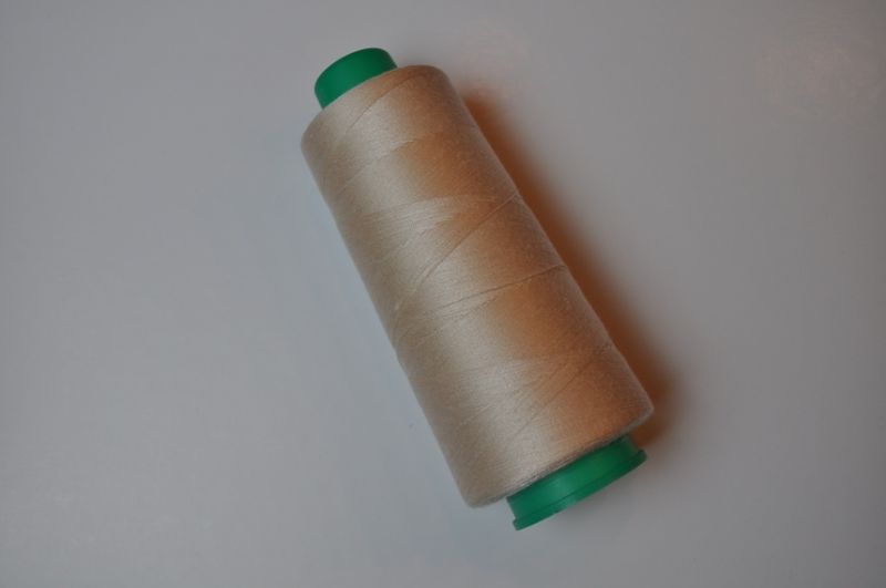 Overlockgarn 120er 2500 m Fb.802 skin