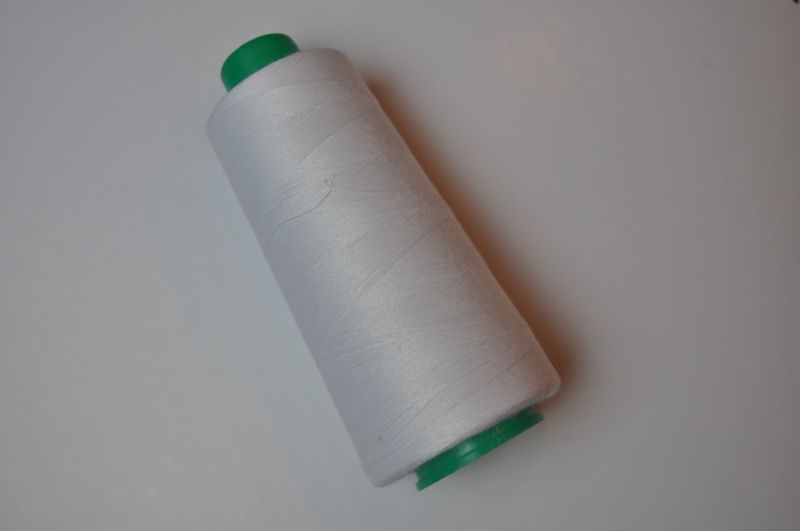 Overlockgarn 120er 2500 m Fb.100 reinweiss