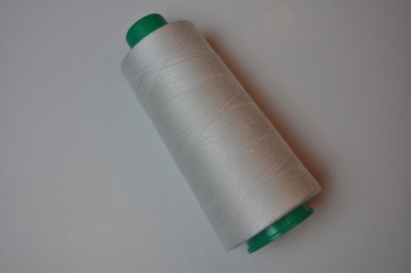 Overlockgarn 120er 2500 m Fb.200 ecru