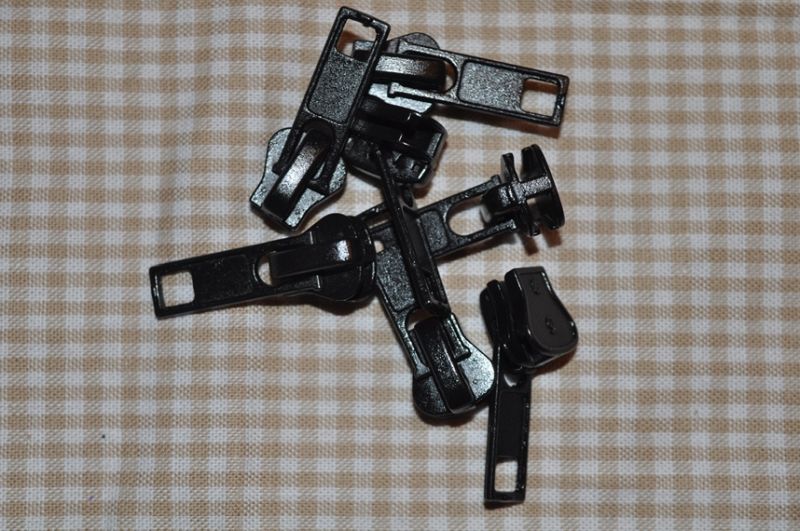 [70268.011/322] Schieber/Zipper 5 mm grob Reißverschluss schwarz