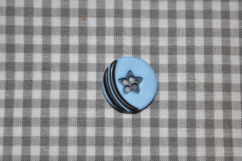 Knopf sterne und streifen blau