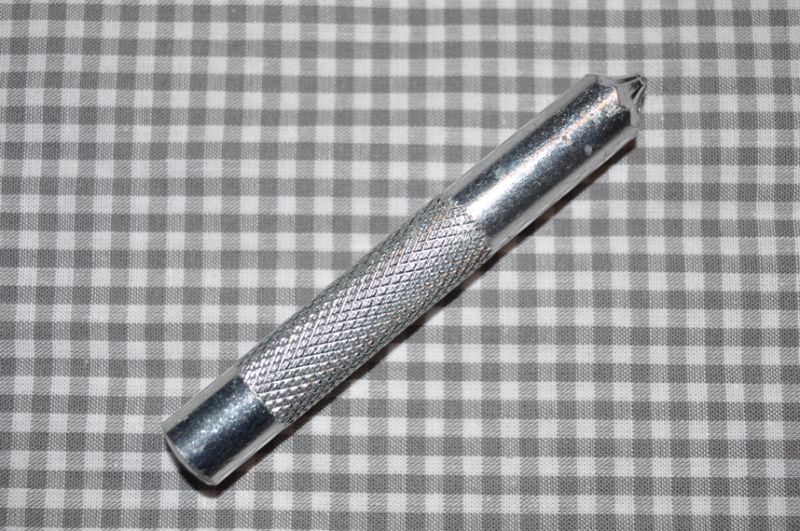 Schlagwerkzeug für Hosen Schiebeknöpfe