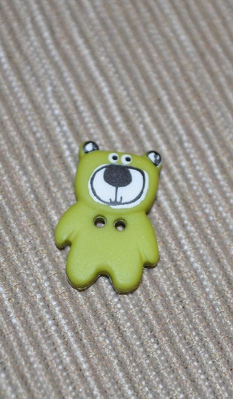 Knopf Bär 2-Loch grün