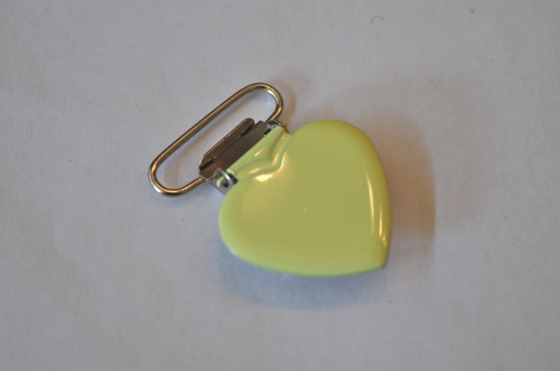 Schnullerclip Hosenträgerclip Herz hellgrün