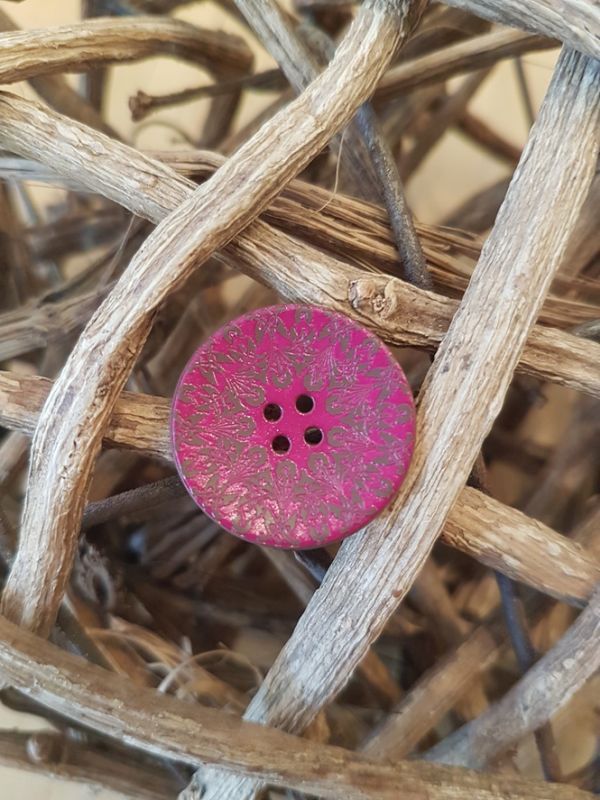 Knopf Polyester mit Blumen pink 23mm