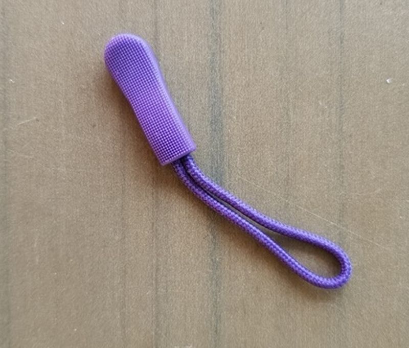 Reißverschluss Zipper Anhänger lila