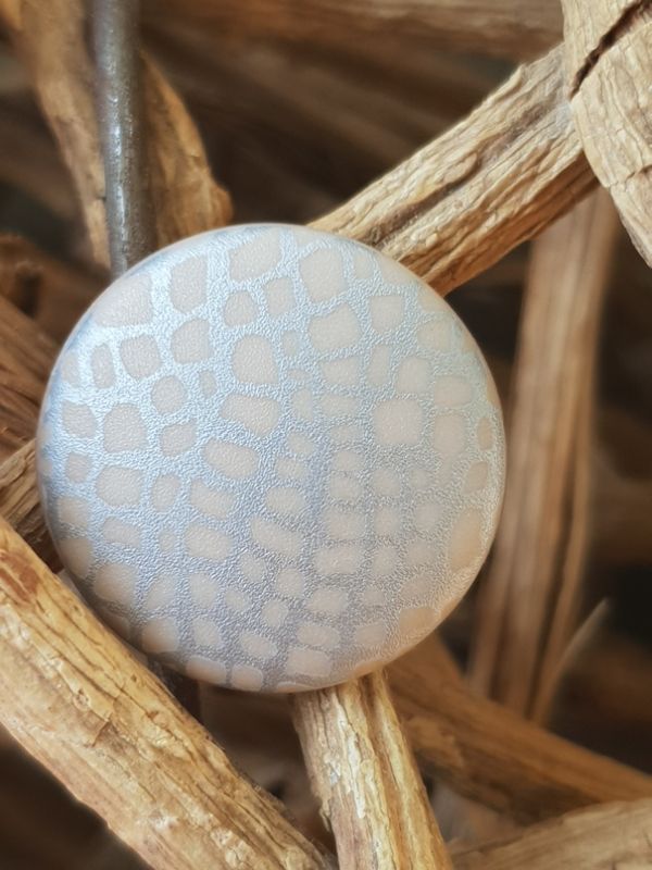 Knopf 20mm Öse Polyester Muster creme/silber