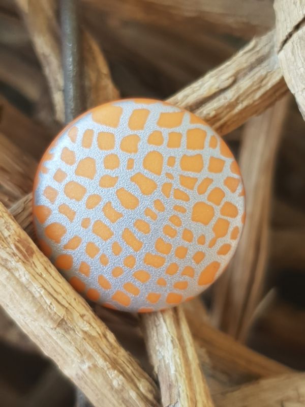 Knopf Polyester Öse Muster 20mm orange/silber