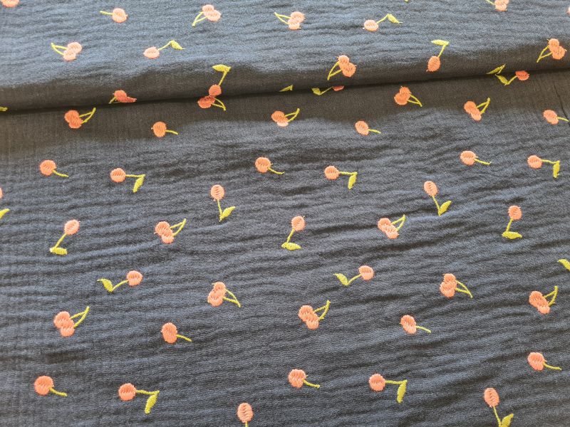 Double Gauze Gestickte Kirschen Dunkelblau