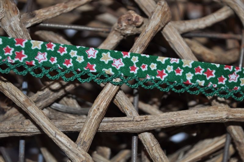 Schrägband Weihnachtsstern Häkelborte grün
