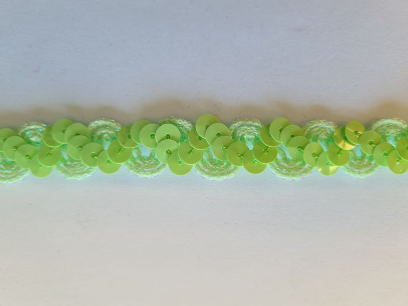 Paillettenband auf Zackenlitze 16mm Hellgrün