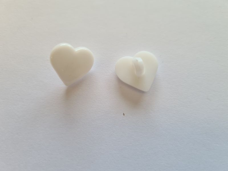 Knopf Herz mit Öse 1,5cm Ecru 1