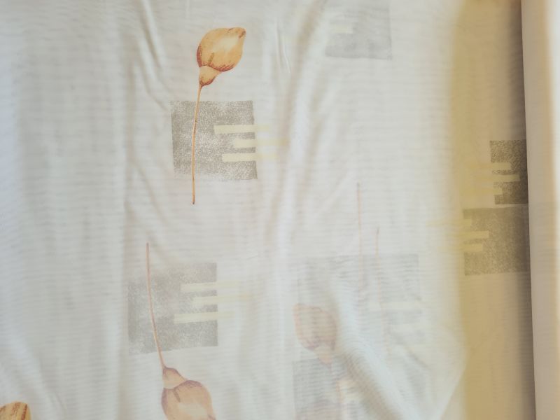 Polyster Gardine 4 Weiß mit Blumen und Karos mit Gewicht 250 cm breit