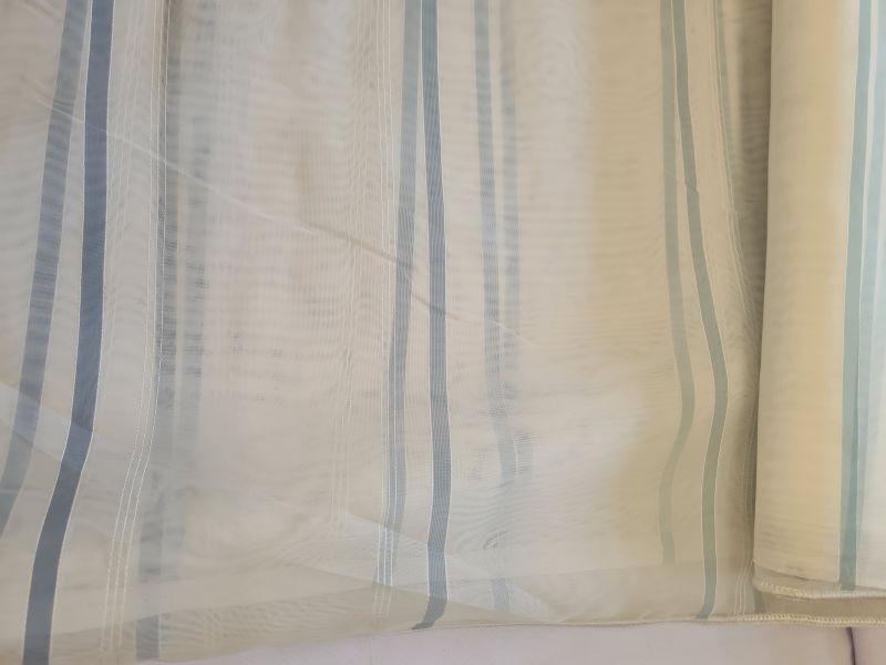 Polyster Gardine Streifen Rauchblau mit Gewicht 250 cm breit