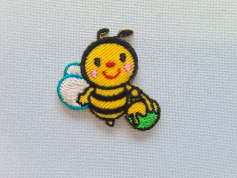 Applikation/Bügelbild Biene mit Topf