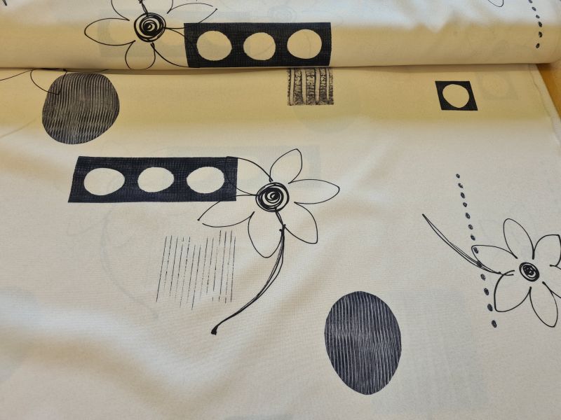 Dekostoff Ecru mit Schwarz Weiß Muster Blumen