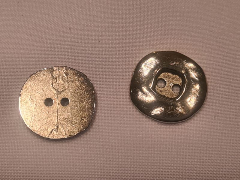 Knopf 25mm 2-Loch Metall Rund mit vertiefung Silber Matt