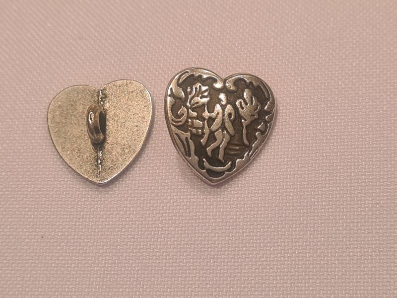 Knopf 15mm Öse Metall Herzform Person Silber Matt