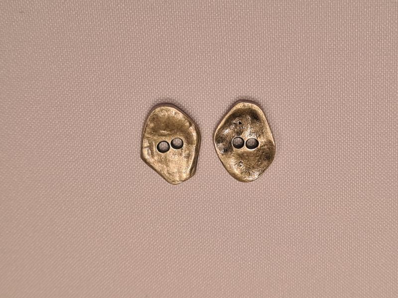 Knopf 20mm 2-Loch verbogene Optik Silber Matt