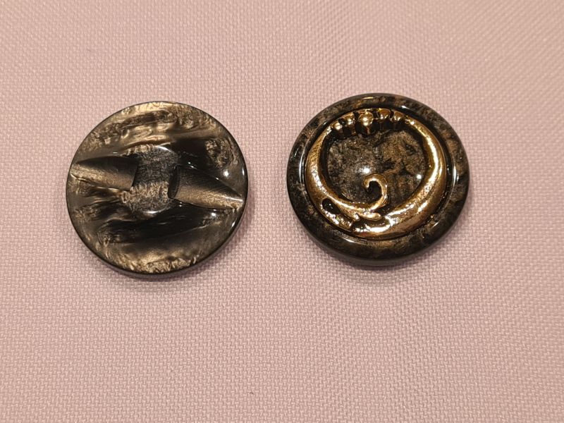 Knopf 22mm Öse Hornoptik mit Metallkranz antrazit