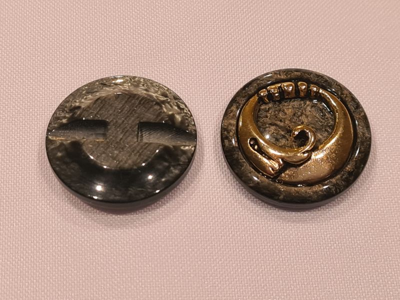 Knopf 27mm Öse Hornoptik mit Metallkranz antrazit