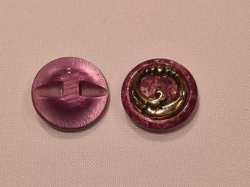 Knopf 20mm Öse Hornoptik mit Metallkranz lila