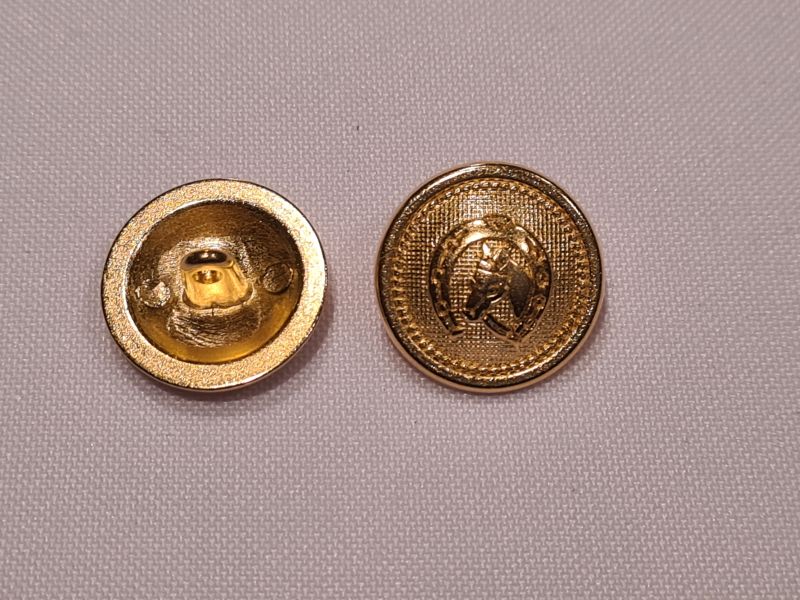 Knopf 18mm Öse Metall Pferdekopf im Hufeisen gold