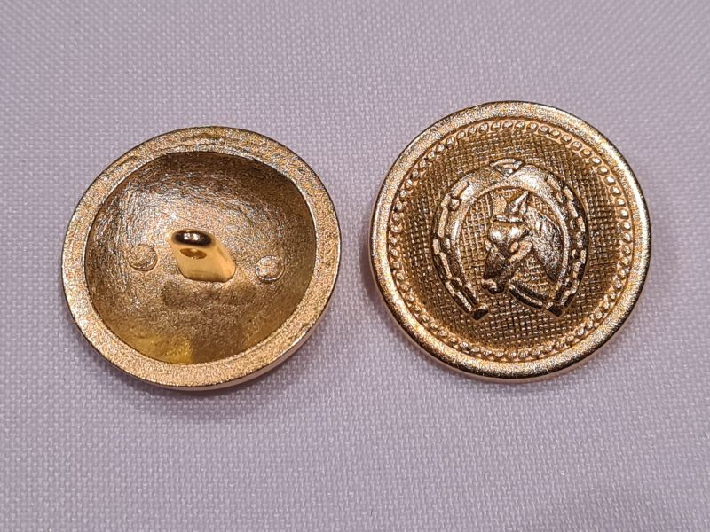 Knopf 25mm Öse Metall Pferdekopf im Hufeisen gold