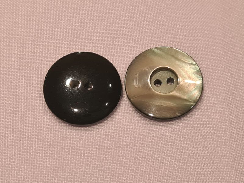 Knopf 23mm 2-Loch Perlmutt Imitat grün