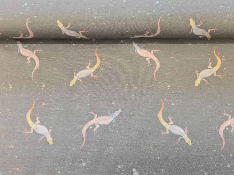 Jersey Wild Animals by Cristiane Zielinski Geko Grau