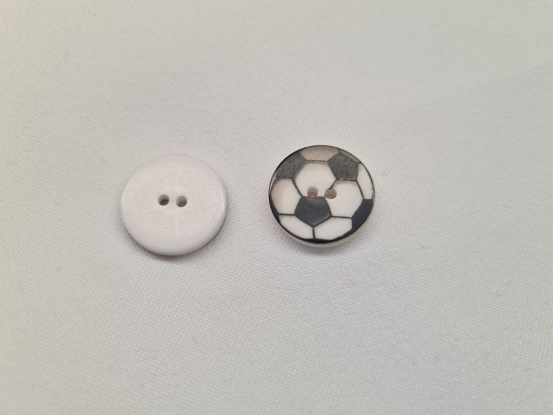 Knopf 15mm 2-Loch Fußball