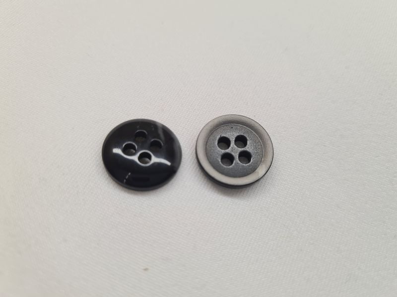 Knopf 15mm 4-Loch mit weißem Ring Schwarz