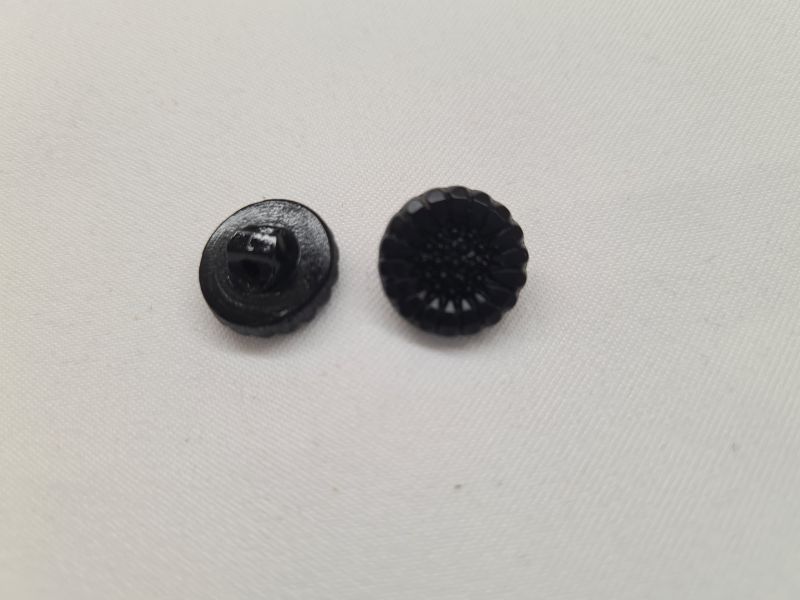 Knopf 14mm Öse Sonnenblume Schwarz