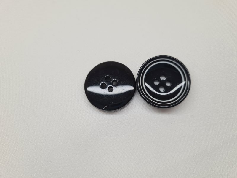 Knopf 23mm 4-Loch mit 2 weißen Ringen Schwarz