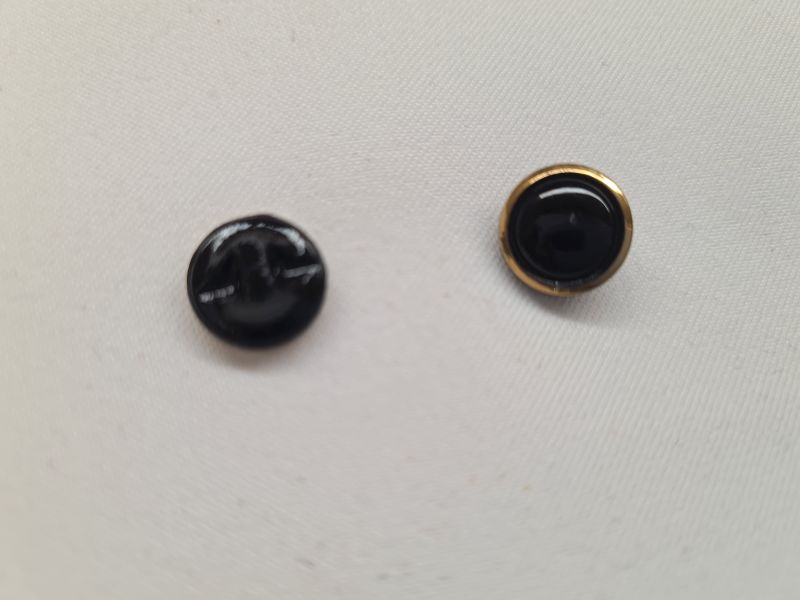 Knopf 11mm Öse Rund mit Goldring Schwarz