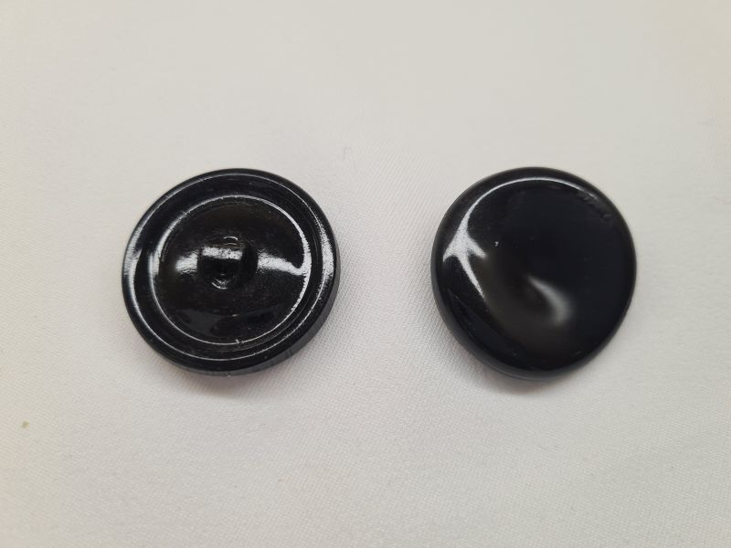 Knopf 17mm 2-Loch mit Einbuchtung Schwarz