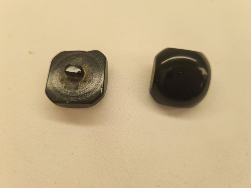 Knopf 21mm Öse Viereck runde Kanten Schwarz