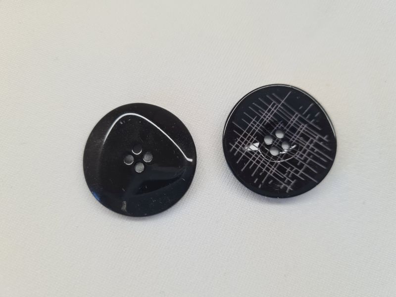 Knopf 23mm 4-Loch mit Gittermuster Schwarz
