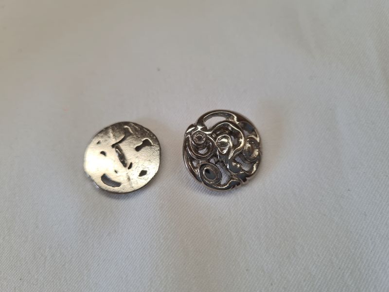 Knopf 20mm Öse Metall Schwünge Silber