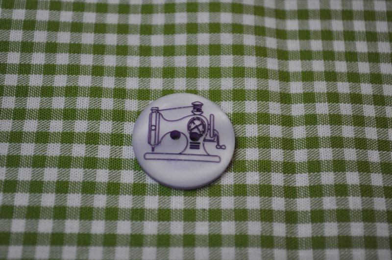 Knopf 15mm 2-Loch Kunstoff Nähmaschine flieder