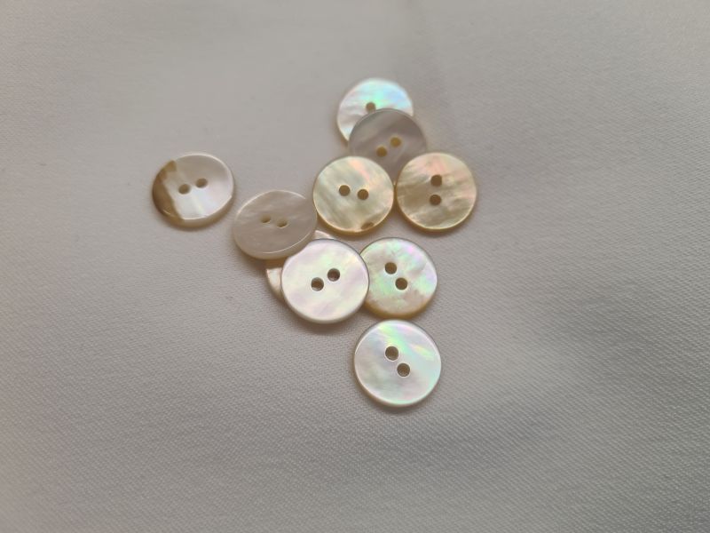 Knopf 12mm 2-Loch Perlmutt-Knopf