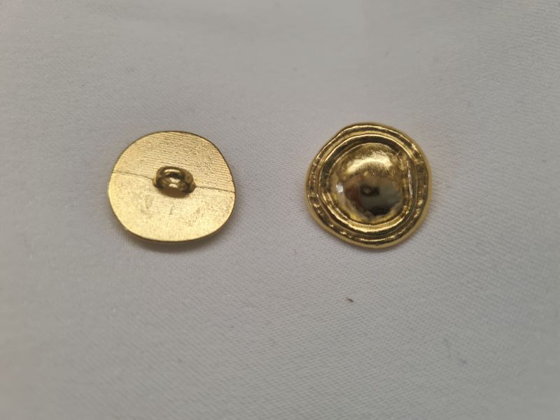 Knopf 18mm Öse Metall Lavaoptik Gold