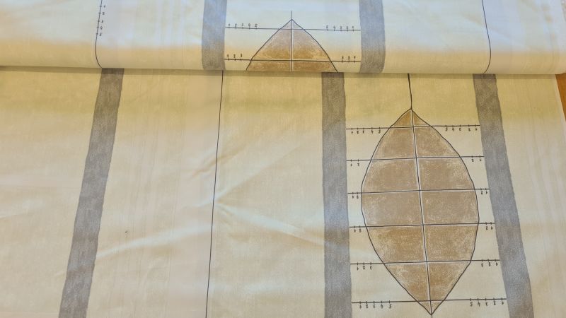 Deko/Gardinenstoff mit vermassten Blättern Creme
