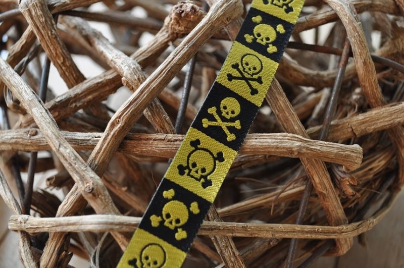 Webband Totenkopf schwarz/gelb