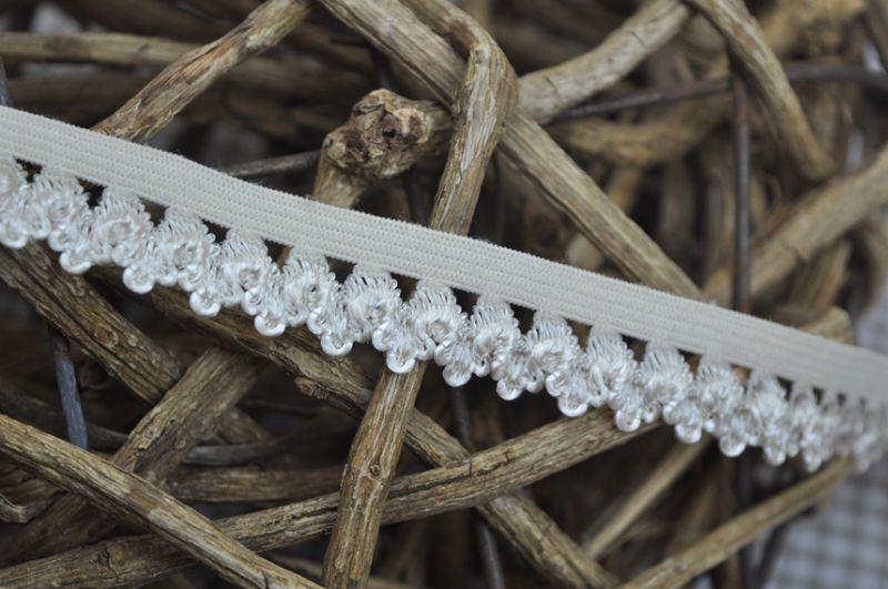 [440623.025] Unterwäschengummi/Rüschengummi 18mm creme