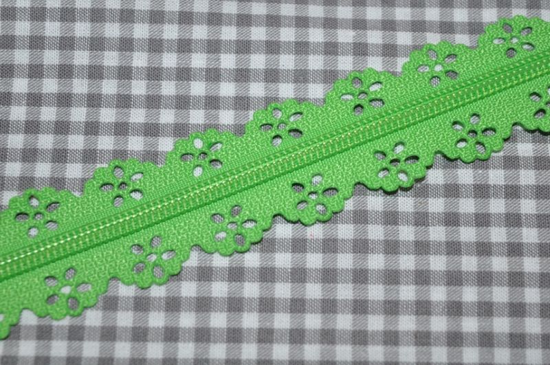 Endlosreißverschluss Spitze 3 mm maigrün