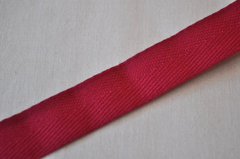 Köperband beere 1,5cm